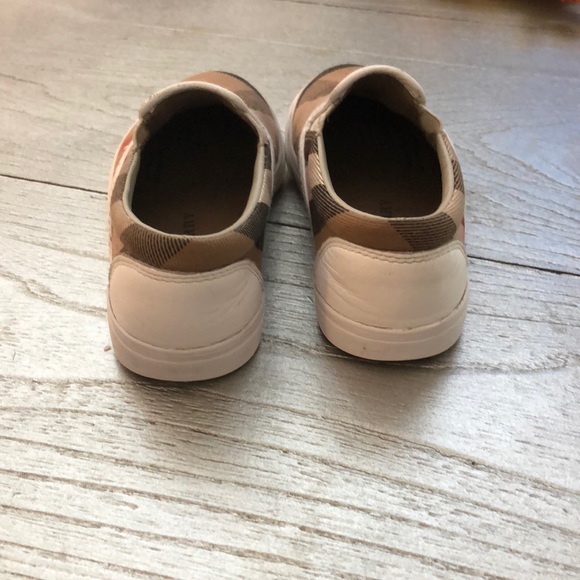 Authentic Burberry Toddler Sz 10 Shoes - Picture 3 of 8
